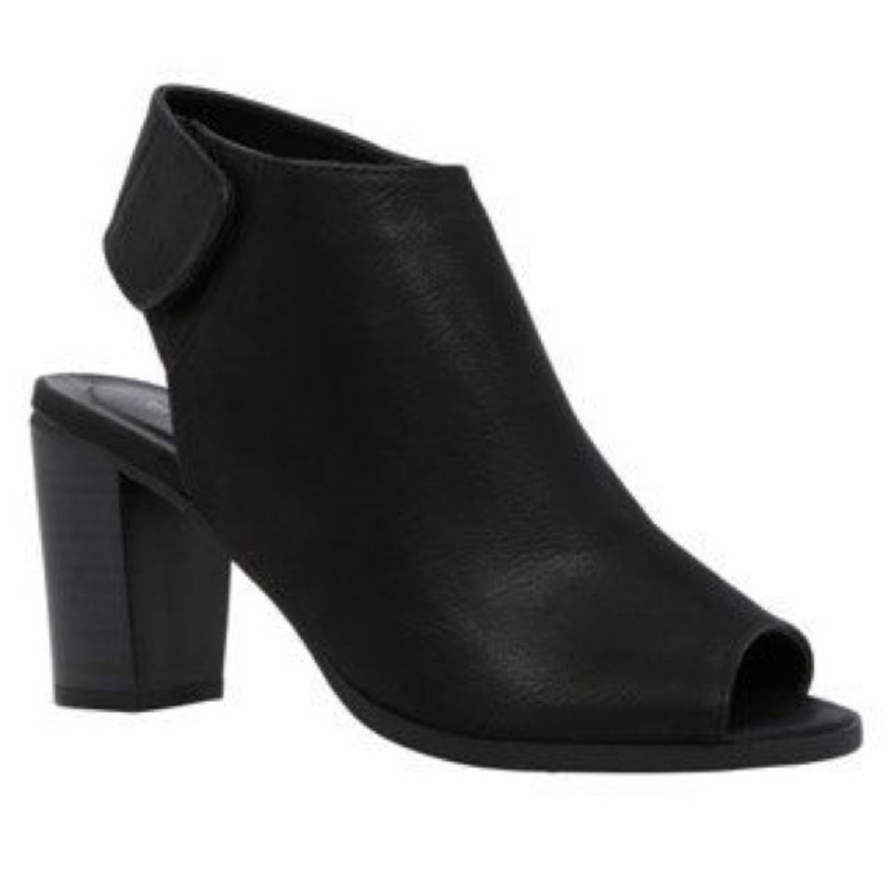 Call It Spring Legyniel Mules - new in box